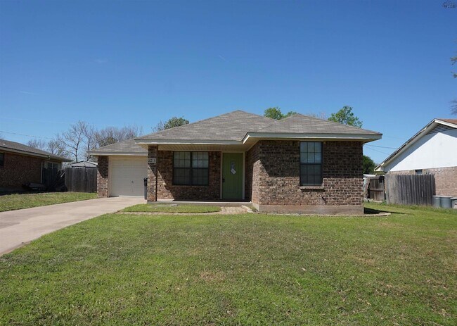 Building Photo - 5216 Brookwood Dr
