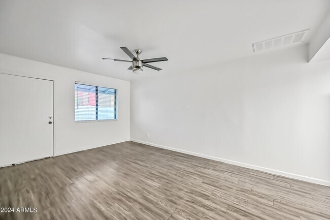 Building Photo - 1744 W Glendale Ave