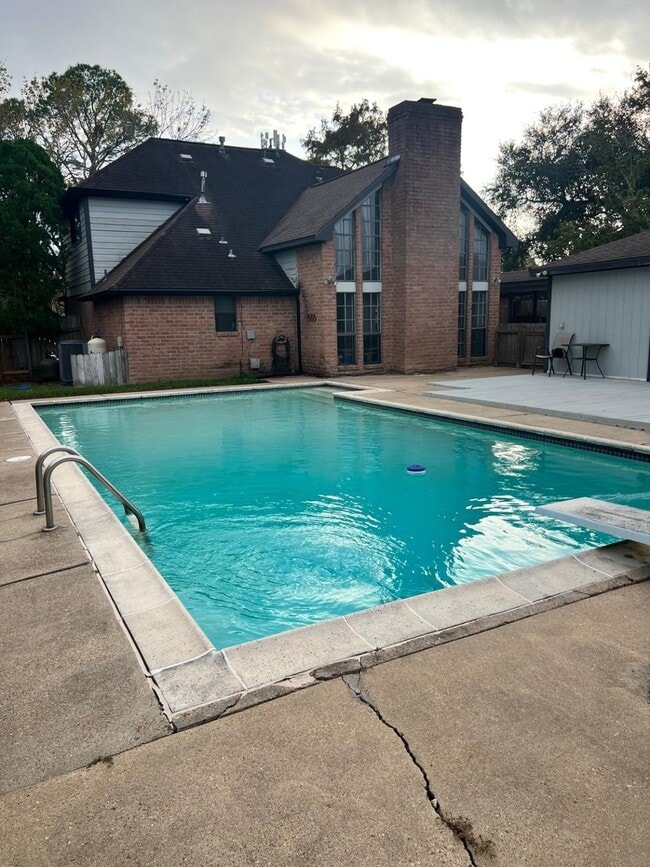 Building Photo - 2330 Walnut Ridge Dr