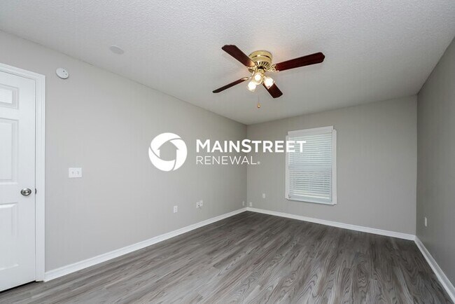 Building Photo - 3 Bedroom Pet-Friendly Home in Kissimmee, FL with Main Street Renewal