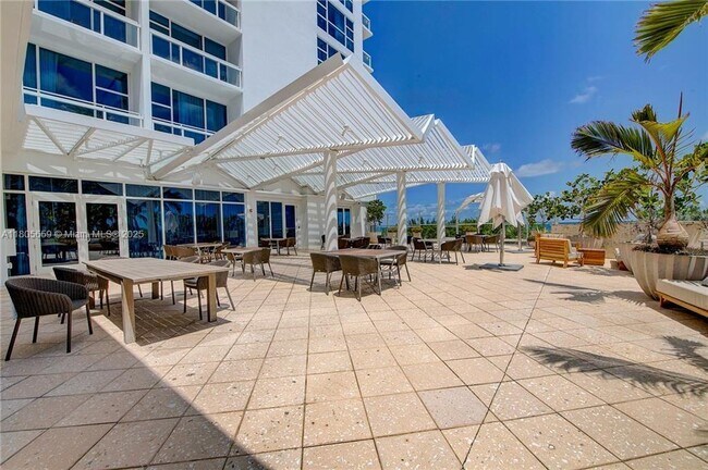 Building Photo - 6899 Collins Ave