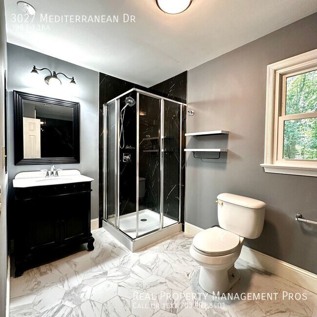 Building Photo - 3027 Mediterranean Dr