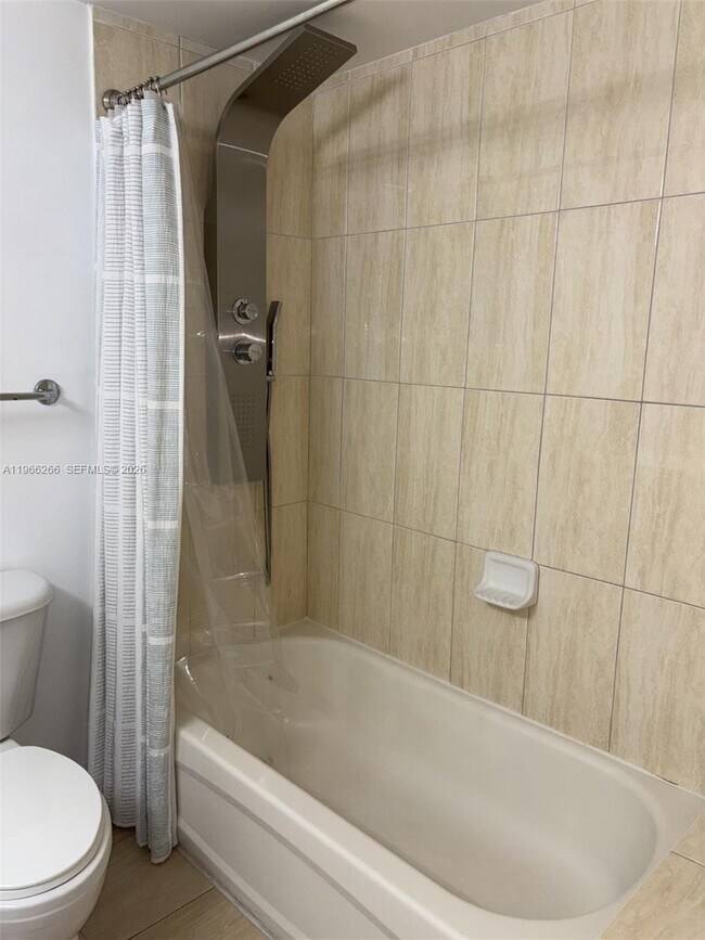 Building Photo - 1750 N Bayshore Dr