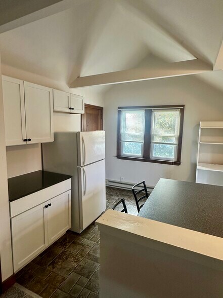 Building Photo - 1188 Railroad Rd