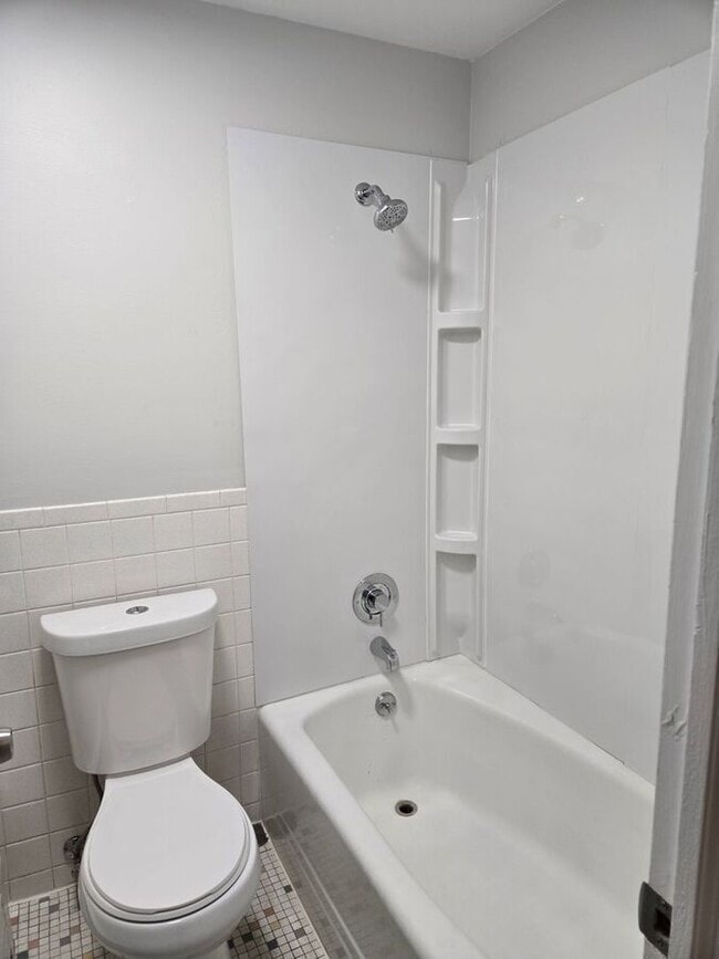 Building Photo - 1917 W 103rd St