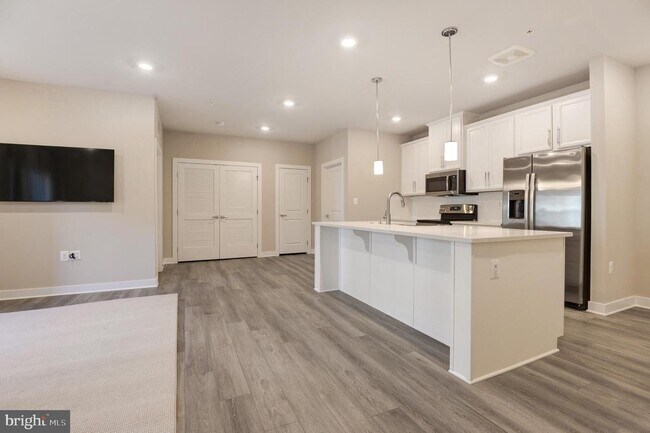Building Photo - 12875 Mosaic Pk Wy