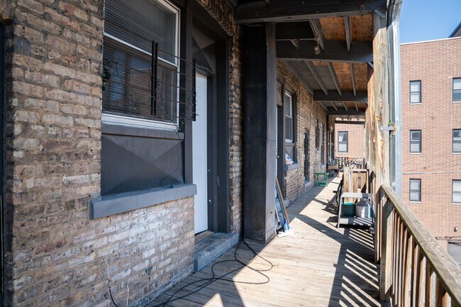 Building Photo - Lincoln Square/Ravenswood - Studio w/ Eat-...