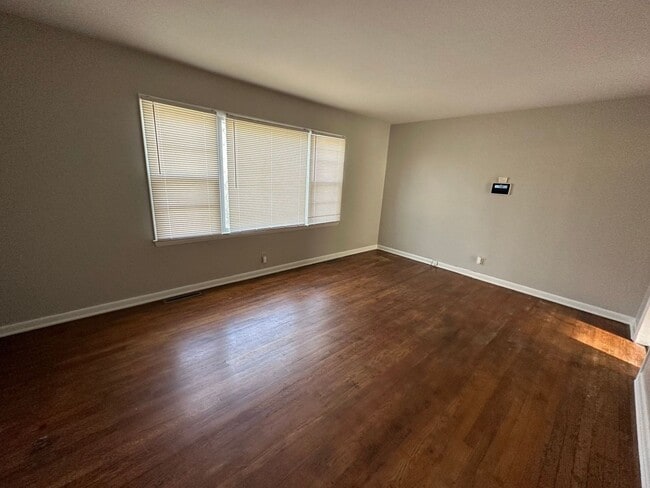 Building Photo - Coming Soon: 3-Bed, 2-Bath Home with Finished Basement