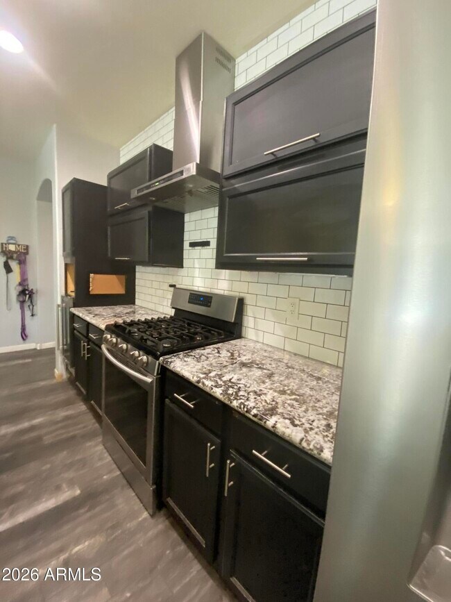 Building Photo - 7721 S 68th Dr