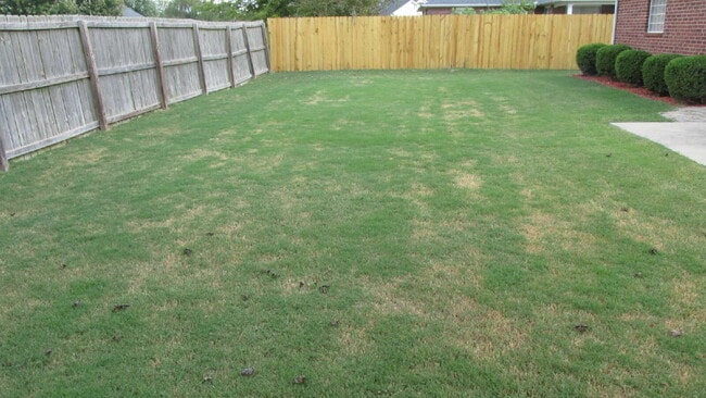 Building Photo - 1902 SW Spruce Rd