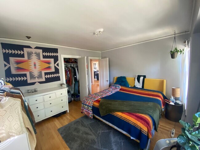 Bedroom 2 View 2 - 2011 N Prospect Ave