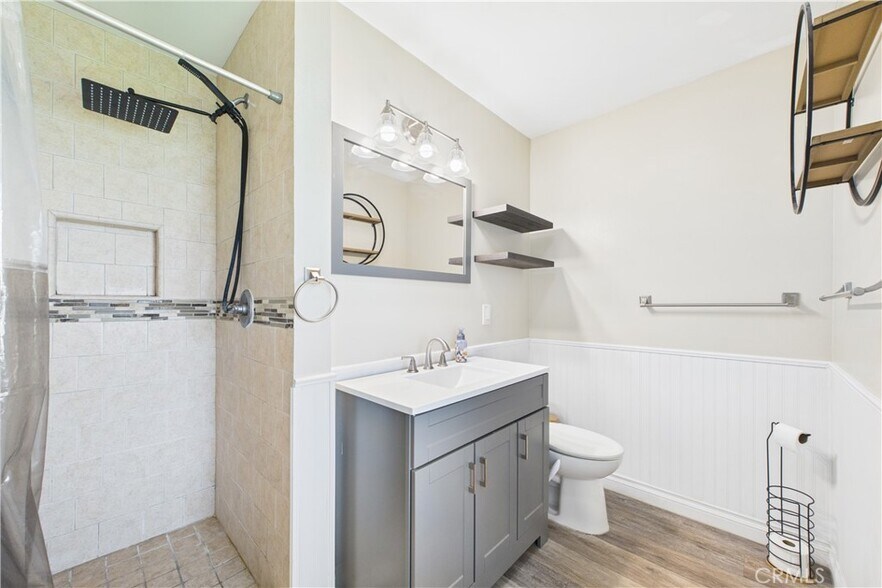 Building Photo - 8412 San Marino Dr