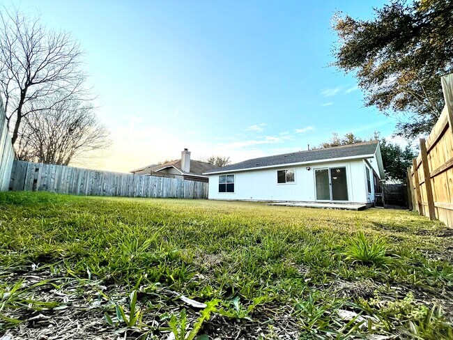 Building Photo - 9503 Dalewood Dr