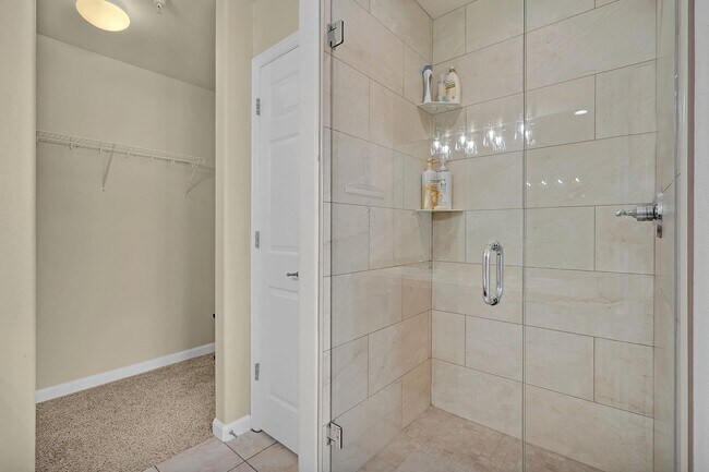 Building Photo - Immaculate 3 Bedroom Townhome Near Downtown COS