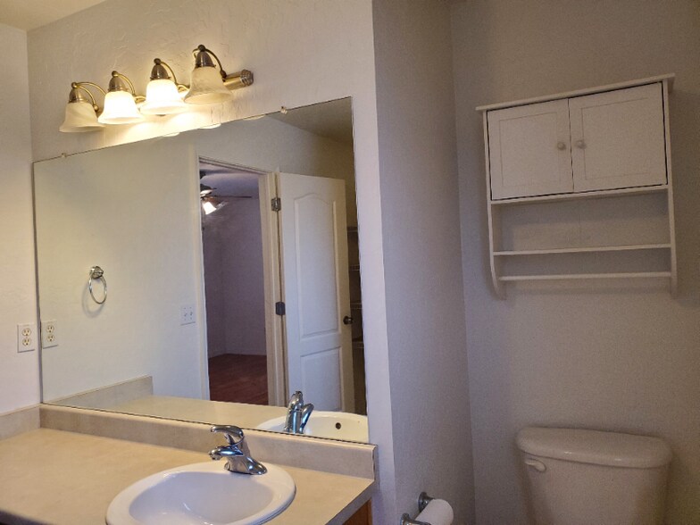 Building Photo - 1978 S 650 E