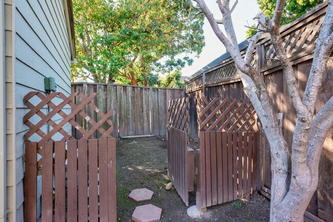 Building Photo - 3BR/1BA North Shoreview Home with Yard & Redwood Deck | Pet Friendly | Near Caltrain | YouTube Tour