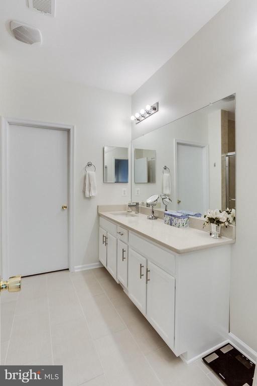 Building Photo - 44386 Adare Manor Square