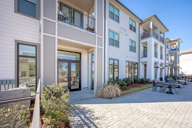 Building Photo - Fully Furnished Condo Near Downtown Ocean Springs