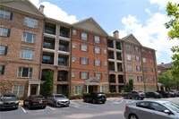 Building Photo - 2300 Peachford Rd