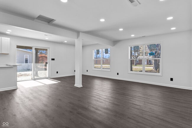 Building Photo - 804 S Albany St