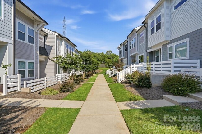 Building Photo - 615 Myrick Aly