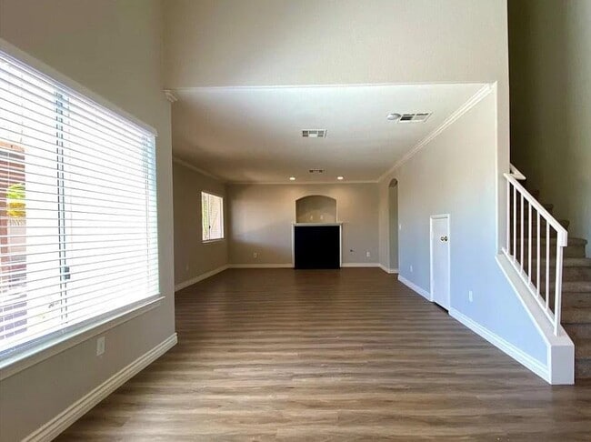 Building Photo - 9317 Mountain Rise Ave