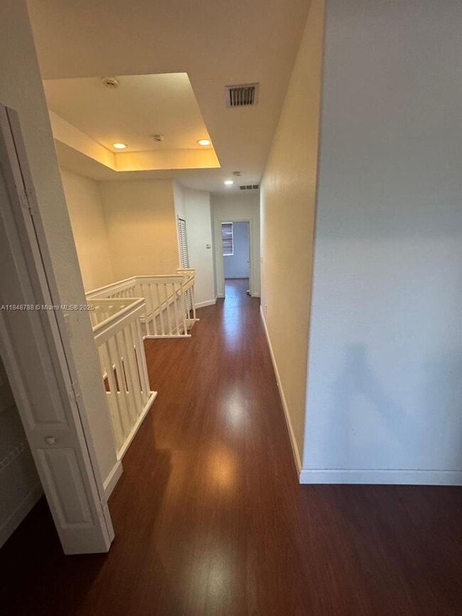 Building Photo - 15071 SW 9th Ln