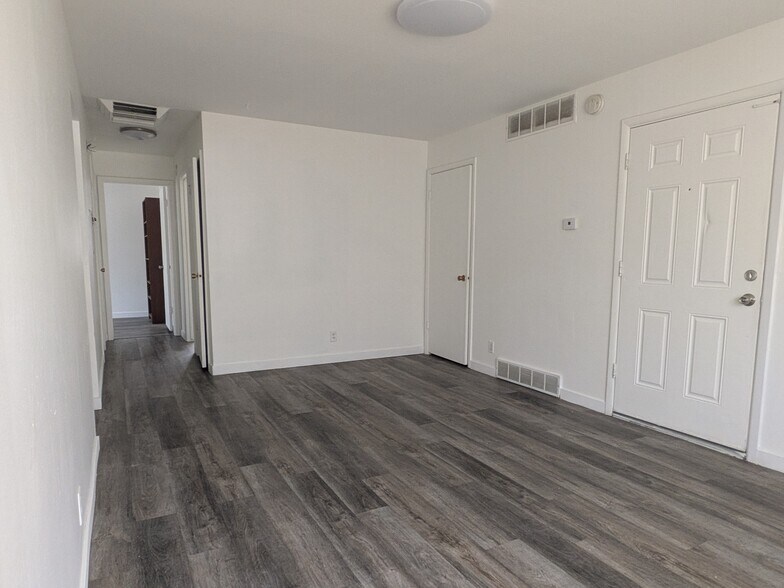 Building Photo - 595 W Tiffany Town Dr