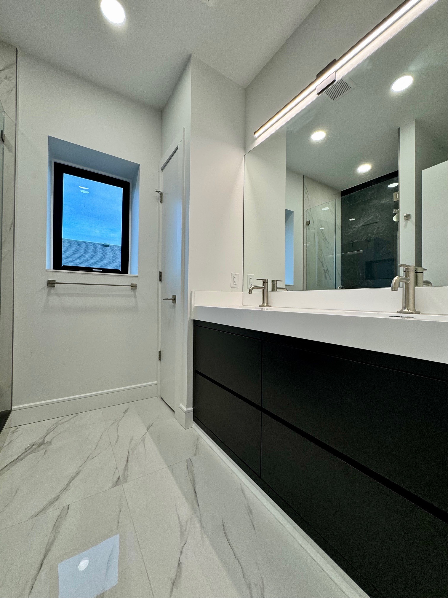 Building Photo - 85 W High St