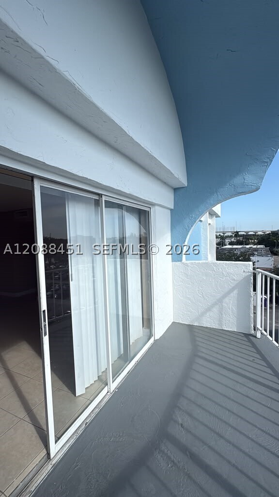 Building Photo - 488 NW 165th St