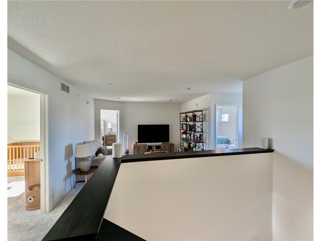 Building Photo - 1073 Jubert Dr