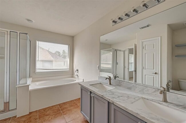 Building Photo - 22 Wickerdale Pl