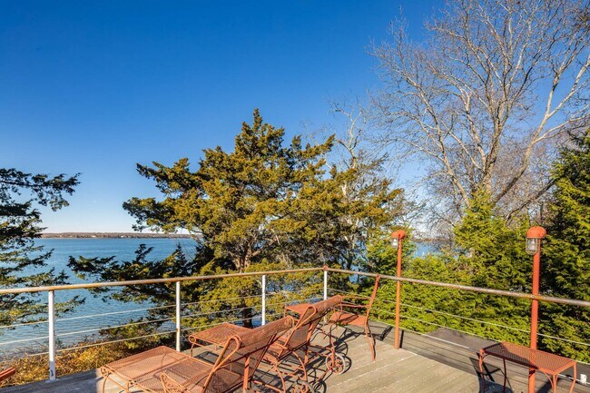 Building Photo - 11 Ingall's Rd