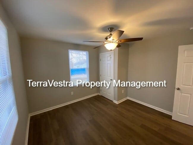 Building Photo - 3 Bed Single Family in Upper Deerfield!