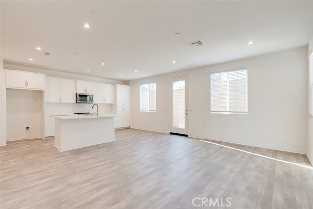 Building Photo - 16042 Olivas St