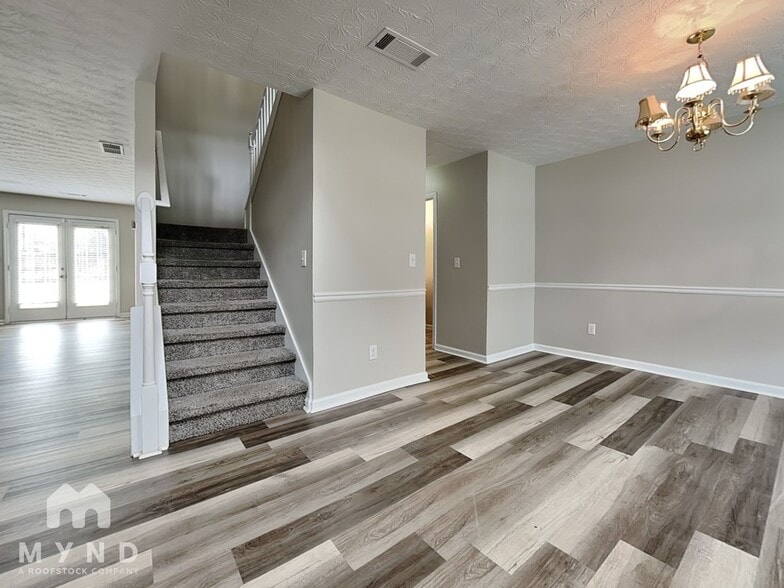 Building Photo - 280 Shadowbrooke Dr