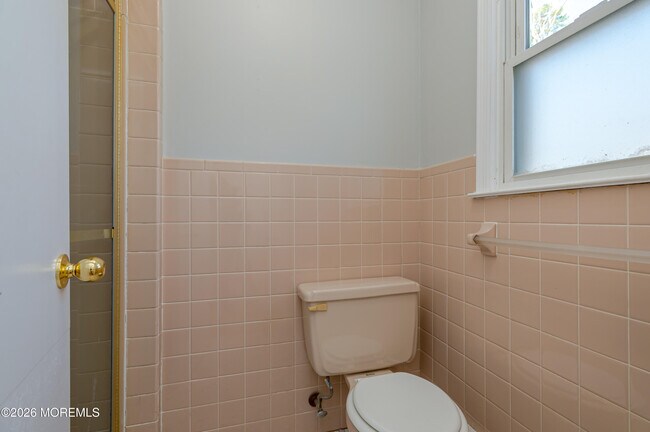 Building Photo - 878 Green Valley Rd