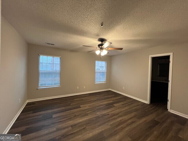 Building Photo - 117 Primrose Dr