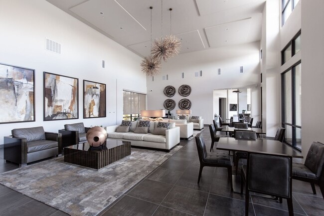 Building Photo - Luxury Summerlin townhome in resort style gated community