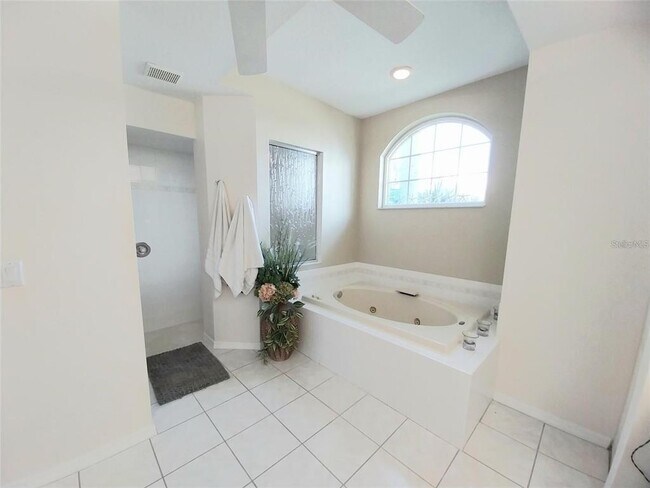 Building Photo - 4176 Hearthstone Dr