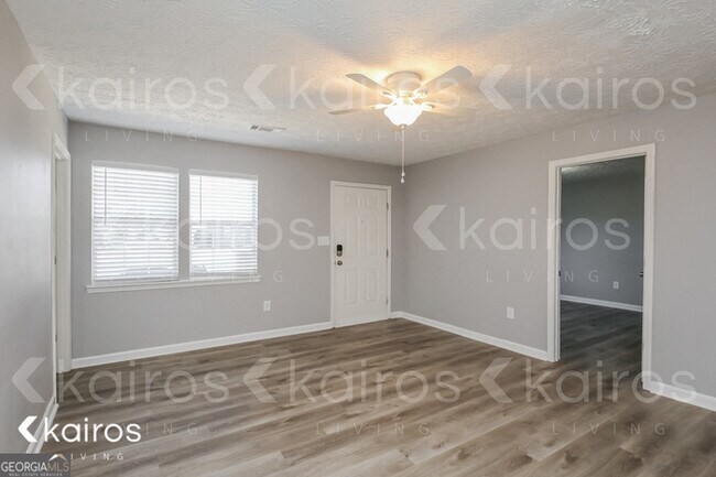 Building Photo - 365 Deer Park Dr
