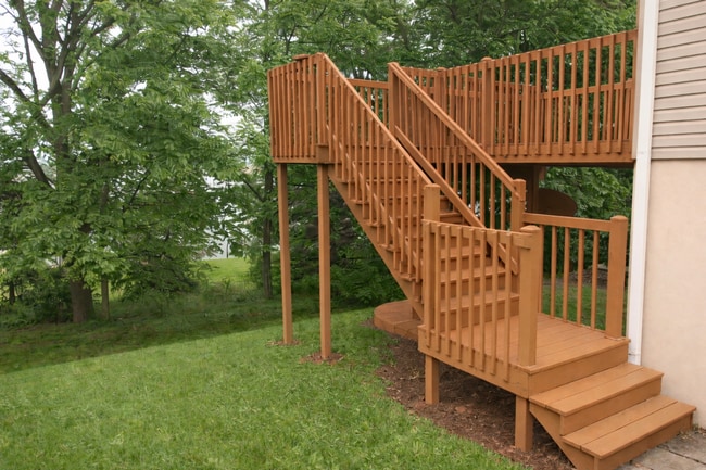 Building Photo - Beautiful Three Bedroom Townhouse