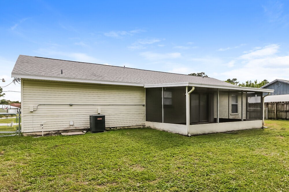 Building Photo - 237 SW Pisces Terrace