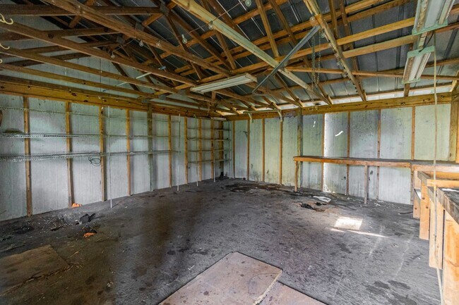 Building Photo - Very Nice 3/2 Home w/ Fenced Yard in St. Cloud with Bonus Room