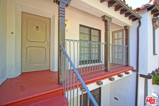 Building Photo - 219 S Martel Ave
