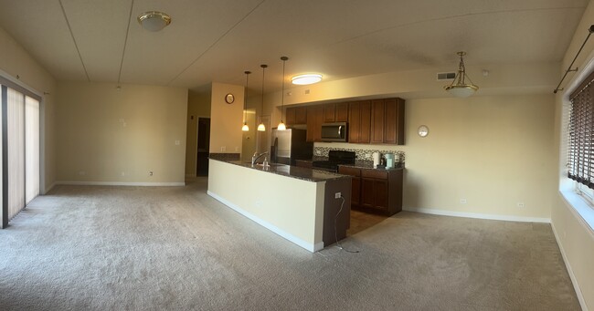 Building Photo - 77 N Wolf Rd