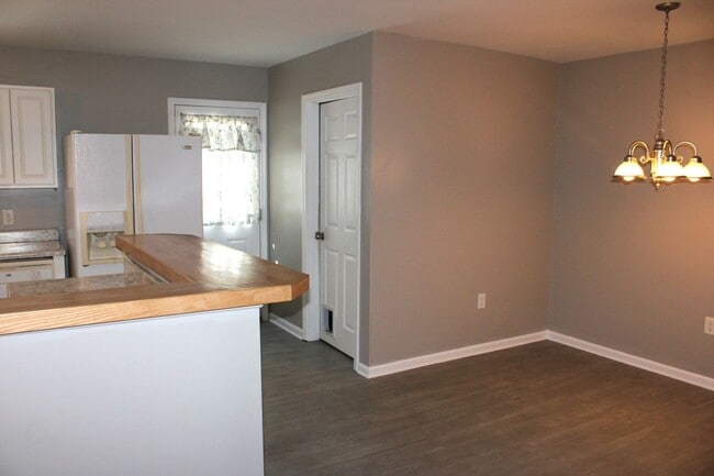 Building Photo - Modern Townhome in Havelock