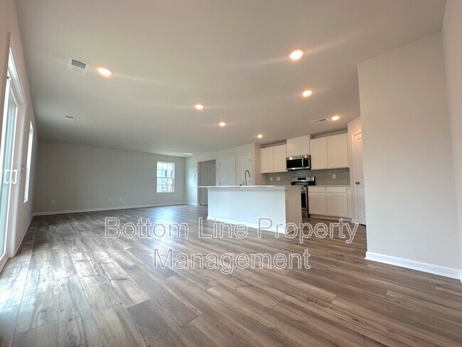 Building Photo - 5336 Small St