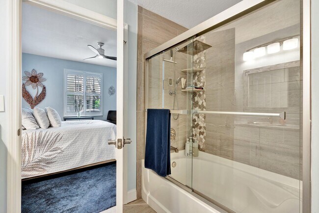 Building Photo - 275 Murcia Dr