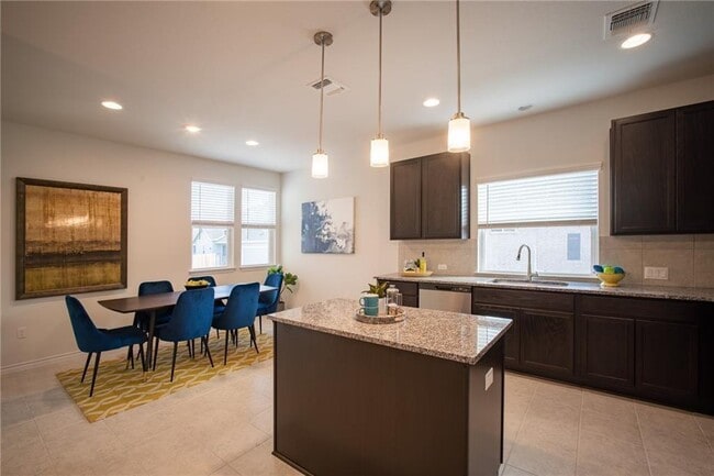 Building Photo - 9109 Looksee Ln